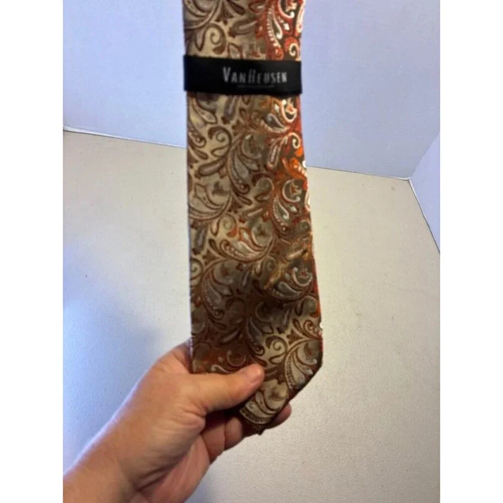 VanHeusen men’s Tie